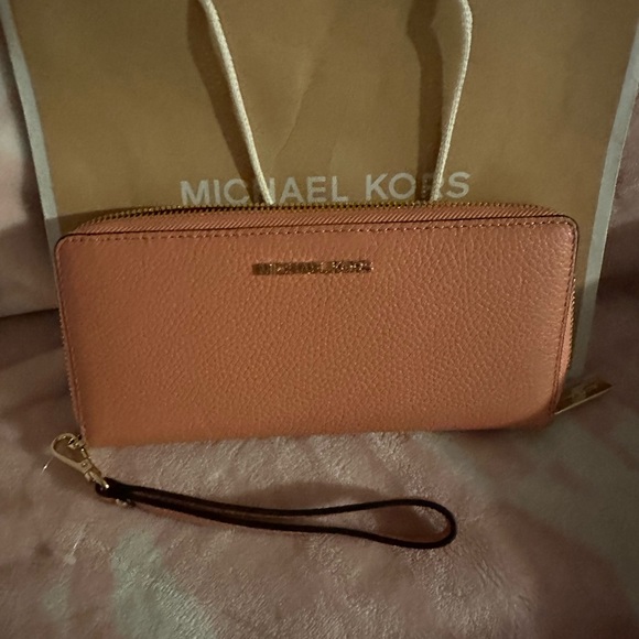 Mk wallet - Picture 1 of 3